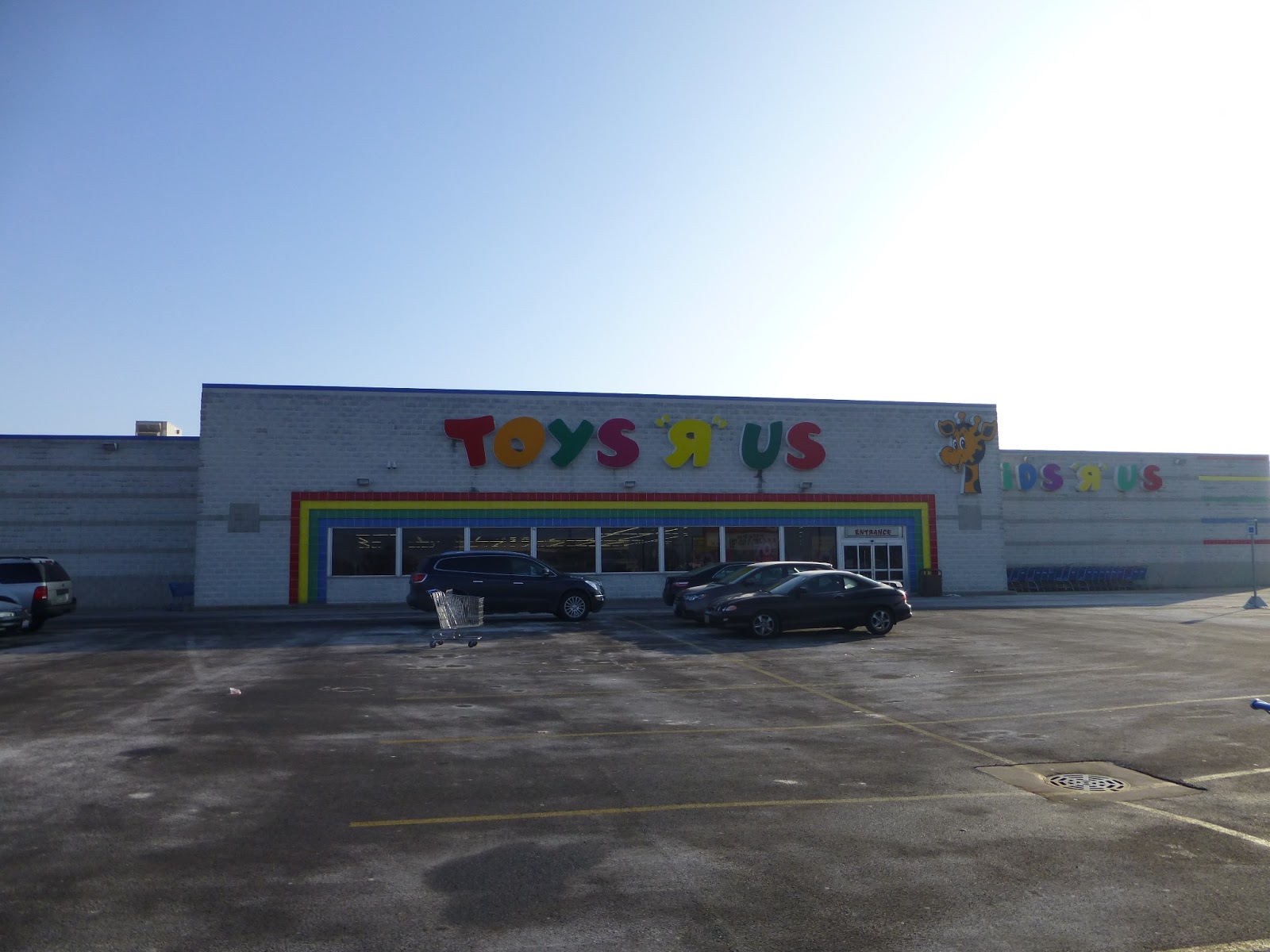 Dead and Dying retail North Towne Square Mall in Toledo, Ohio