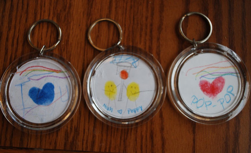 Preschool Crafts for Kids* Father's Day Custom Keychins Craft