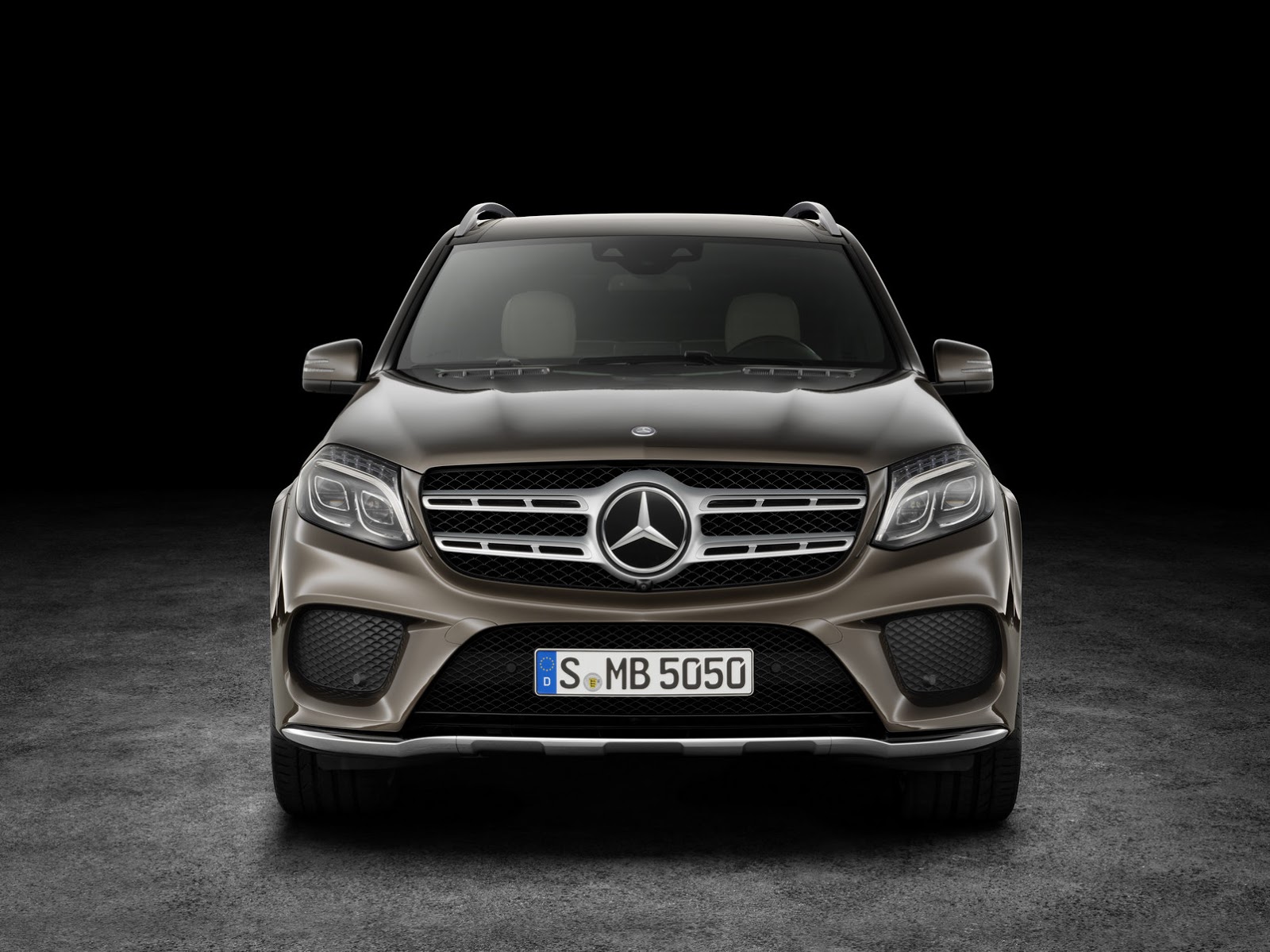 2017-Mercedes-GLS-3.jpg