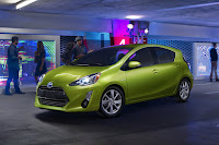 2015-Toyota-Prius-C-12.jpg