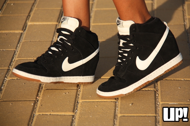 nike dunk sky high foot locker