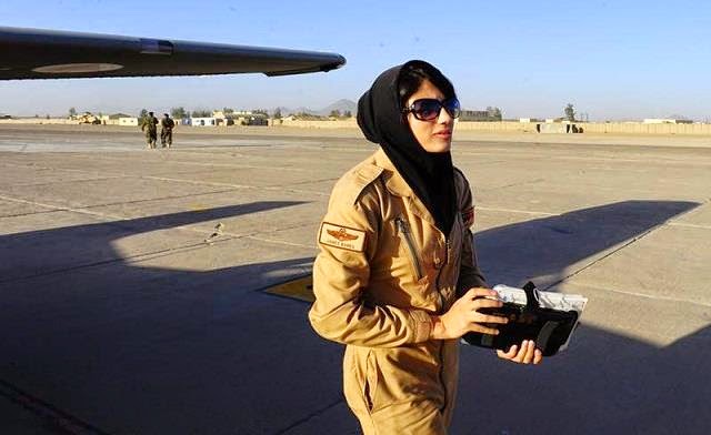 Nilofor Rhmani, Inilah Pilot Pesawat Tempur Afghanistan yang Cantik
