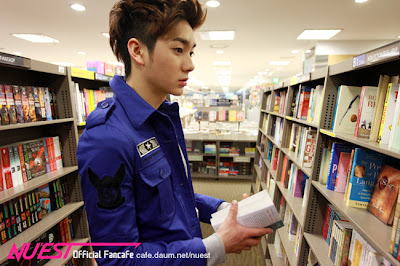 [Pic][16.02.12] Aron's Book History (NU★PAPA) 7