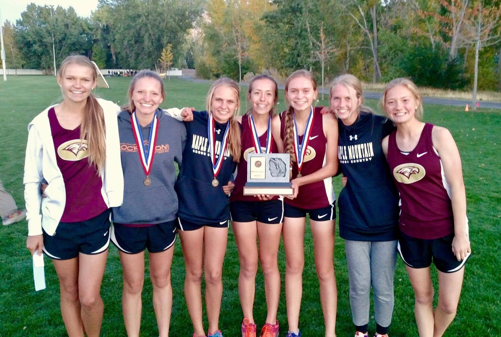 MMHS Girls Region Champions CC 2016