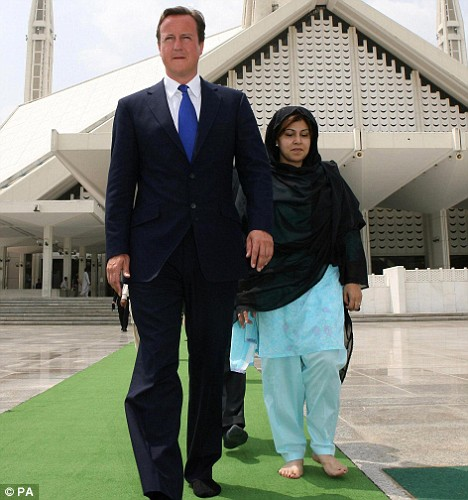 Calls for investigation into Warsi's £12,000 flat expenses