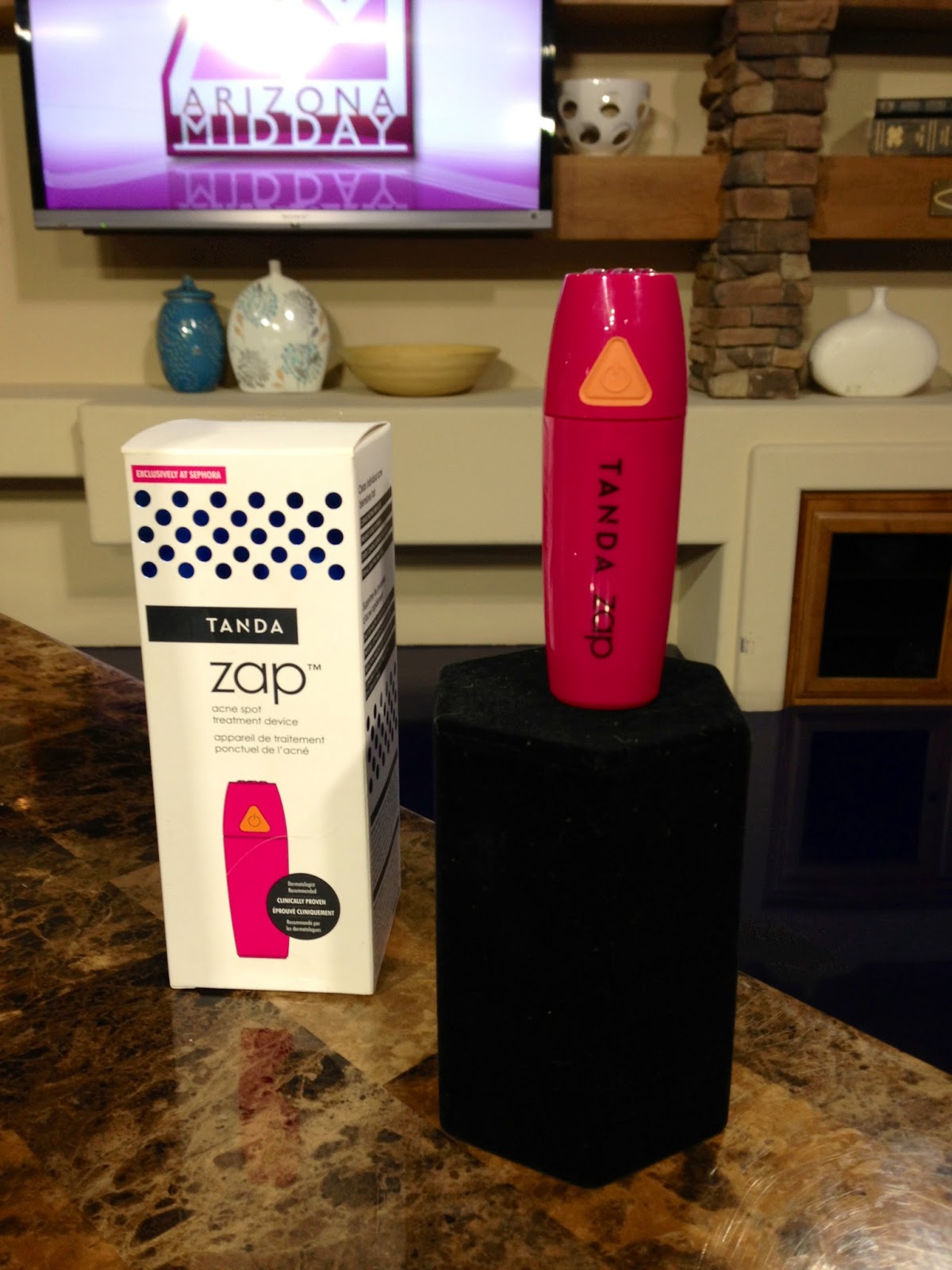 A Model's Secrets Blue Light Therapy Zit Zapper Tanda High Tech Beauty