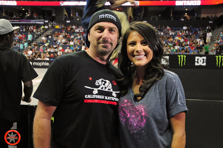 Vinpix Pushing Plywood