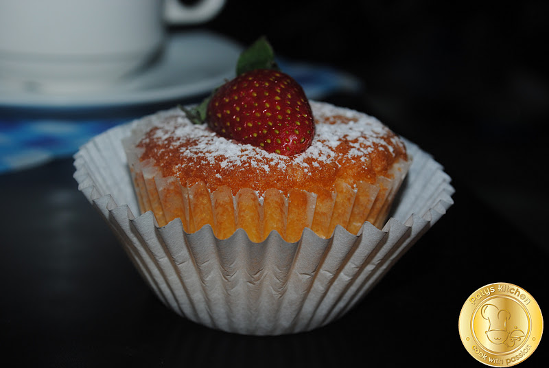 PATYSKITCHEN VICTORIA SPONGE CUPCAKE
