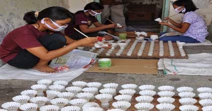 Proses Pengeleman Shutlekock Proses Pengeleman Shutlekock