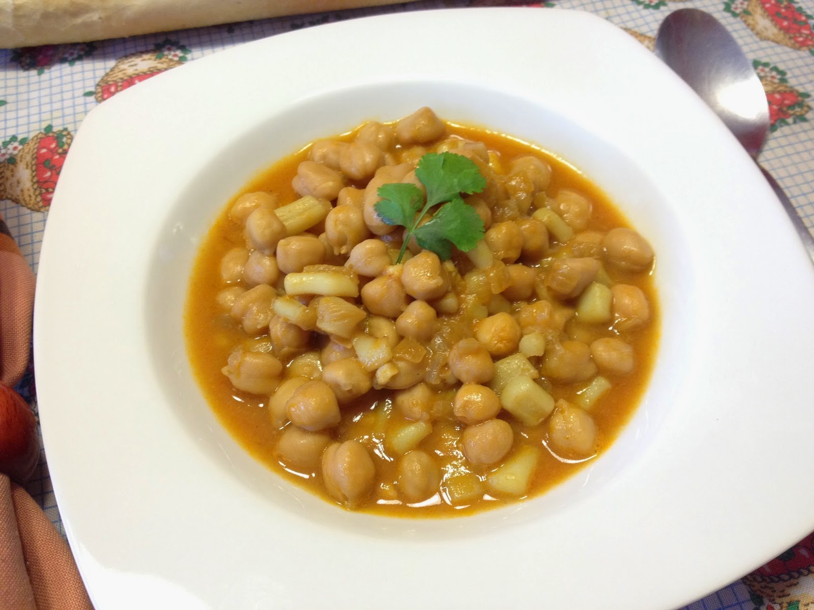 La cocina de casa Guiso de garbanzos con calamares
