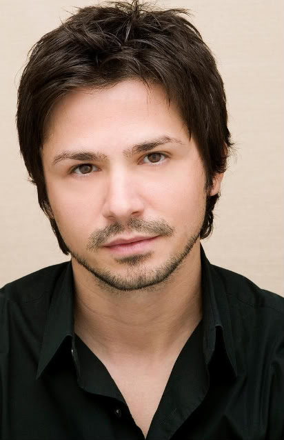 Freddy Rodriguez Round Face Haircuts