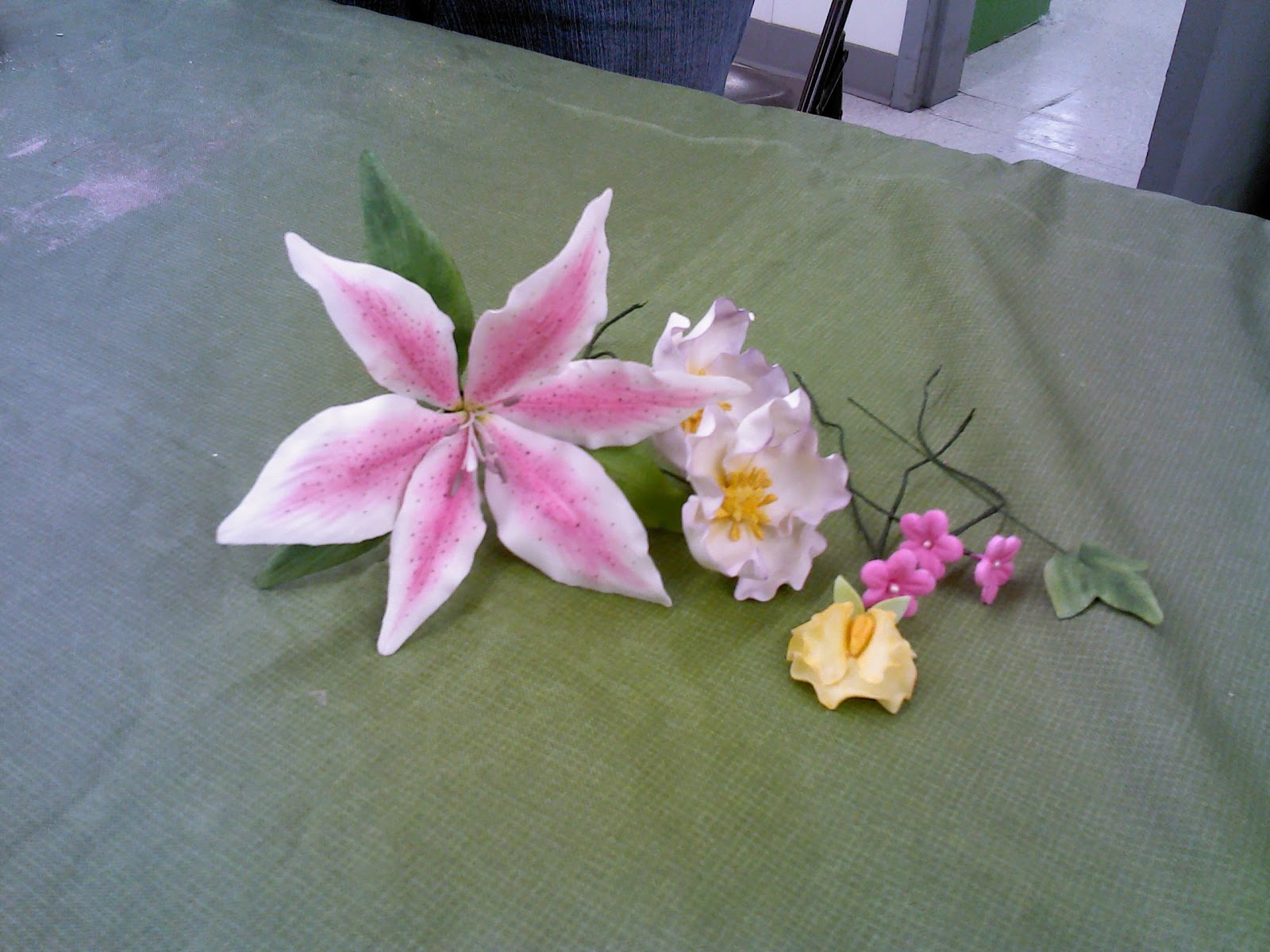 Korin's sweet creations Advanced gum paste flowers (Course 4)