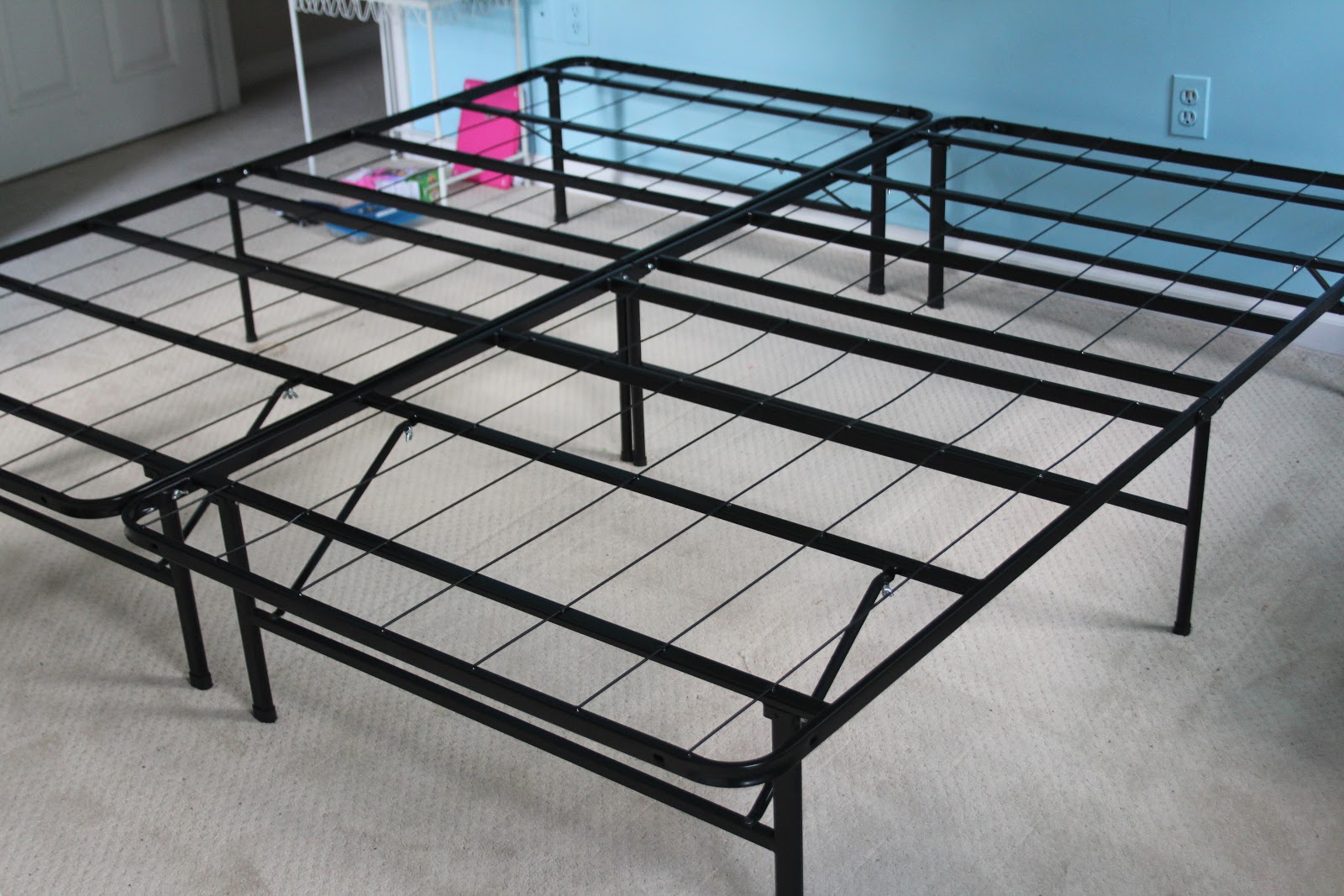 bed frame to hold two twin mattresses