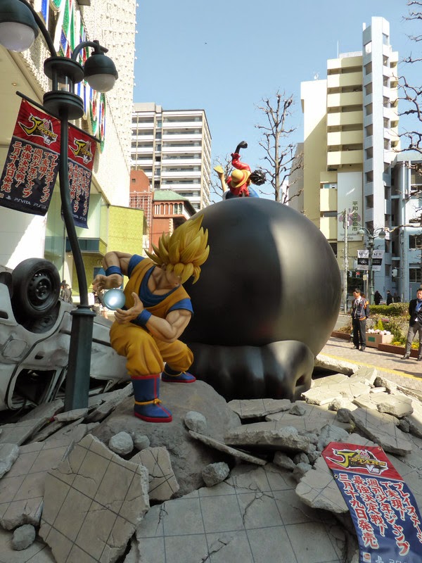 "GOKU Y LUFFY EN PLENA CALLE DE TOKIO..." Visual shock