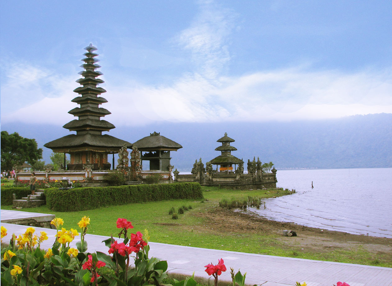Objek Wisata Kebun Raya Bedugul Bali
