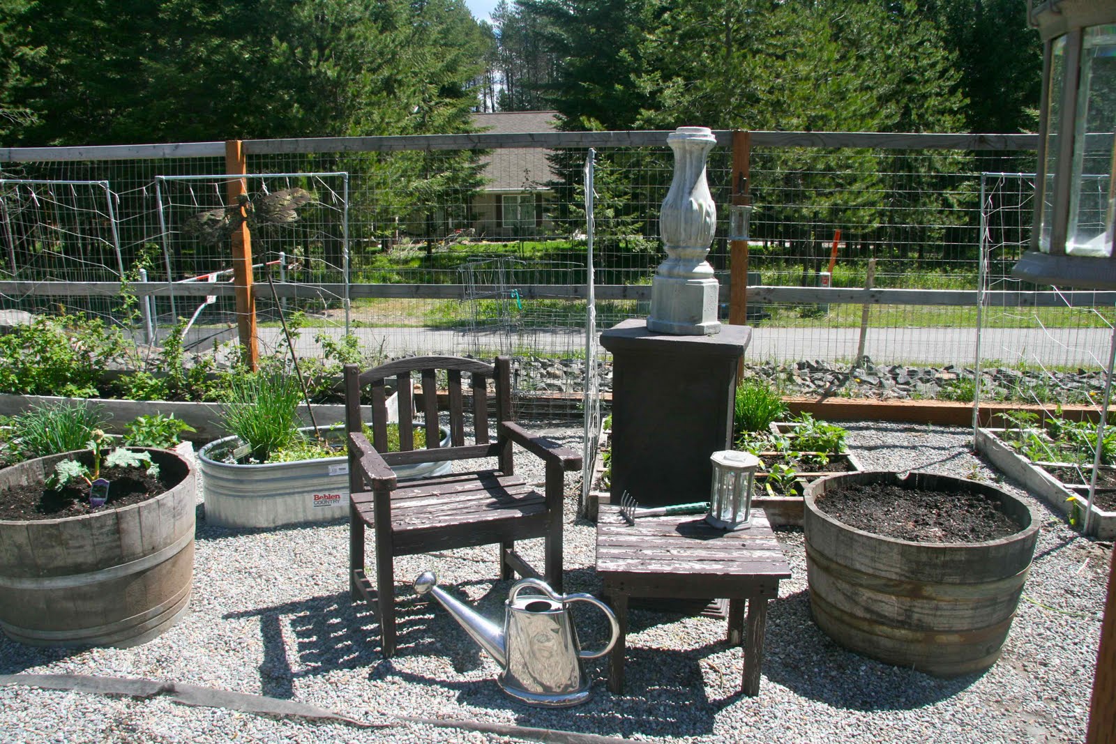 The Homemade Renegade: How does your garden grow? Some more ideas.....
