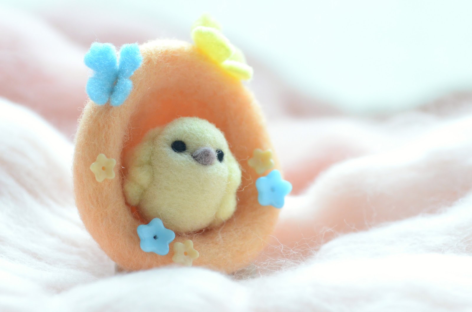 Nozomi Crafts Spring is coming needle felted Easter eggs and bird nests