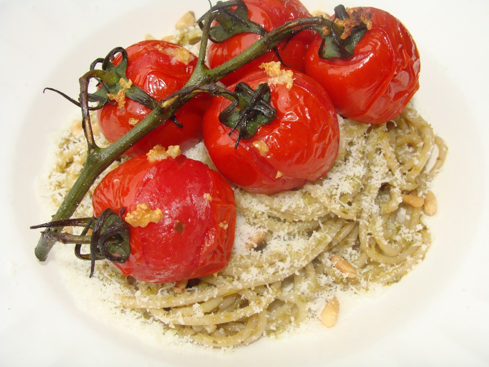 Leven in de keuken Pasta pesto met tomaatjes uit de oven