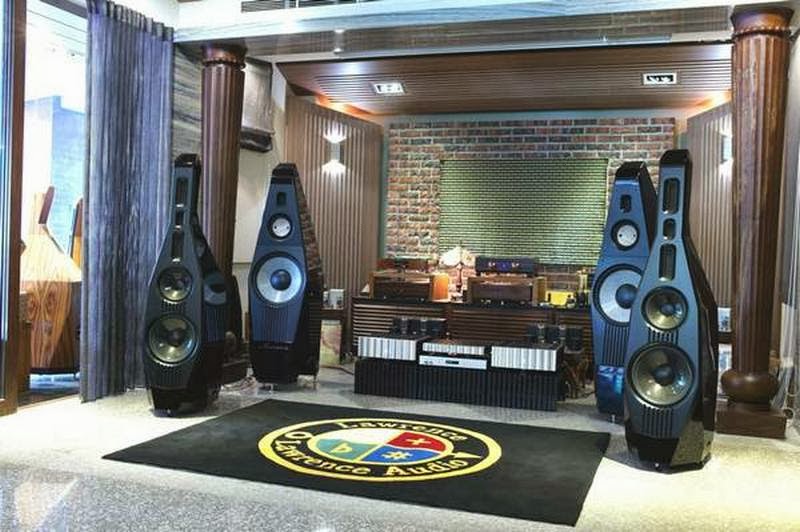 Wizard HighEnd Audio Blog Lawrence Double Bass speakers
