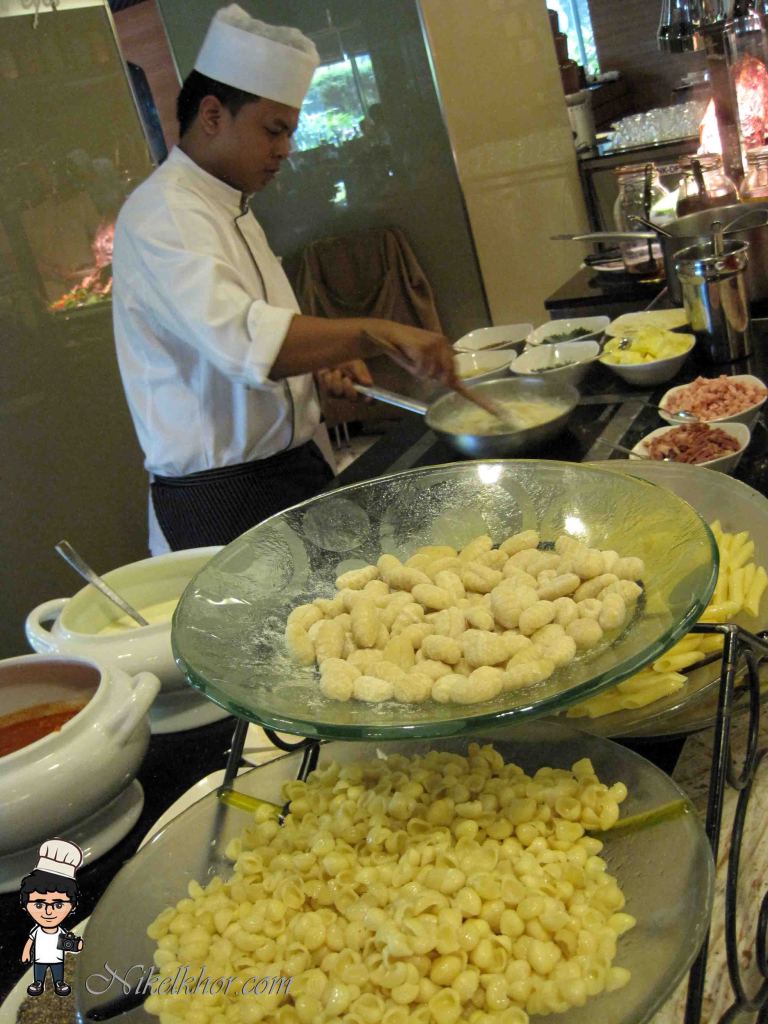 HiTea Buffet at Cinnamon Coffee House One World Hotel, PJ Nikel