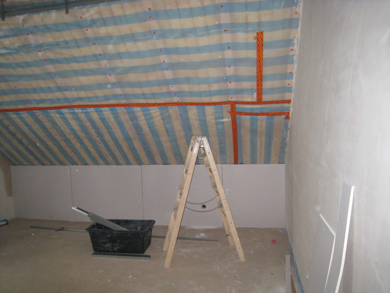 Stein auf Stein das Haus wird bald fertig sein: Januar 2013