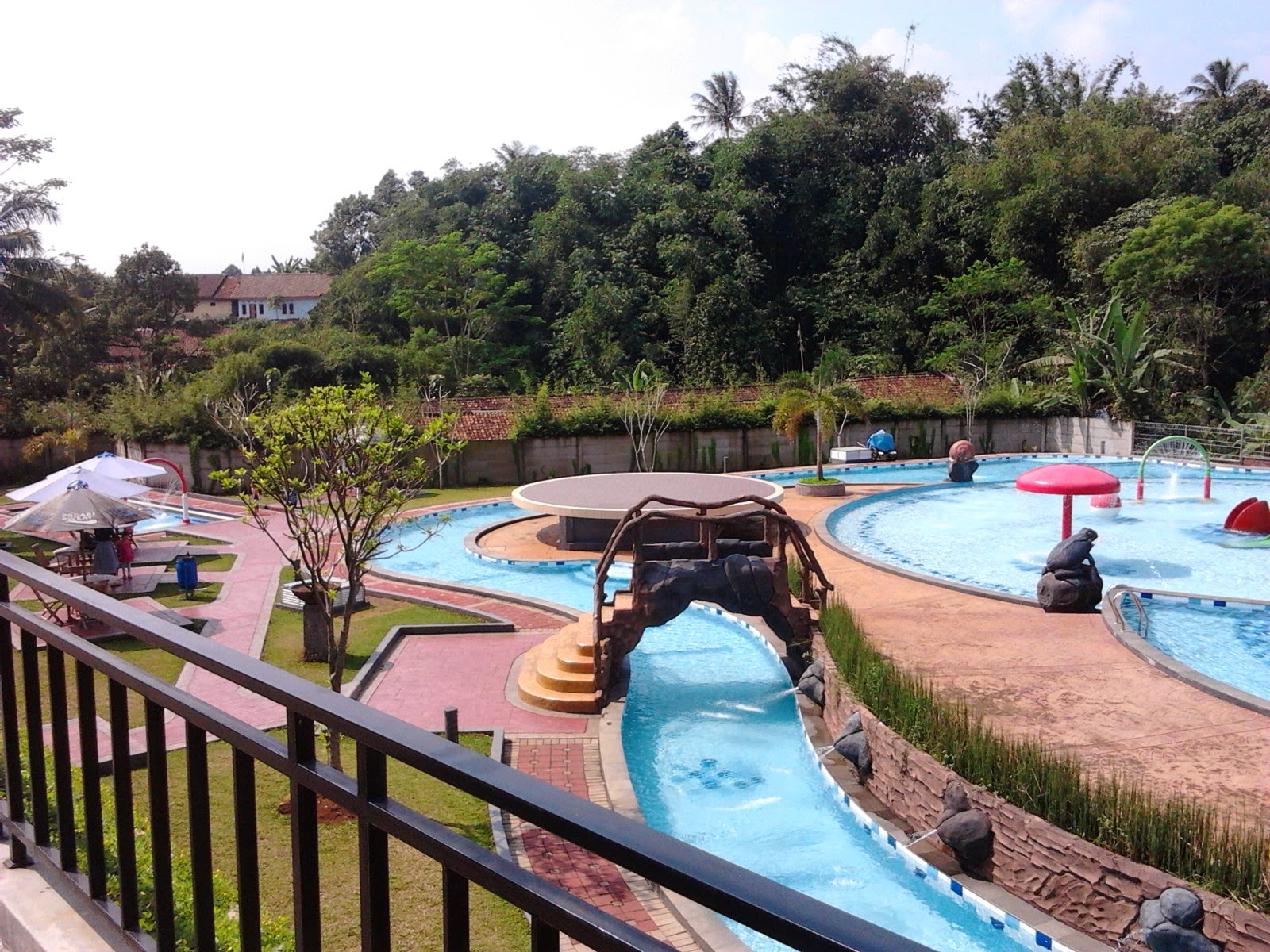 anto-cihui: Bogor Trip, Cibalung Happy Land