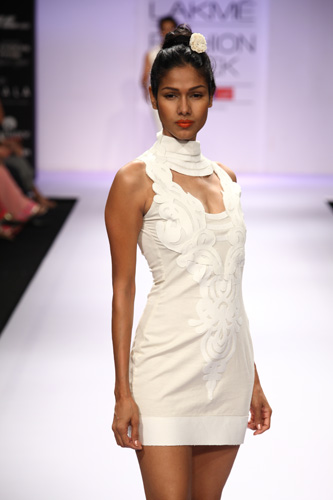 Amrita thakur lakme fashion week 44 Amrita thakur lakme fashion week 43