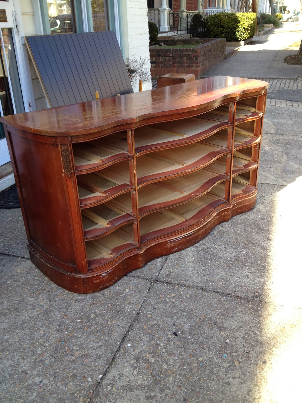 SheShe, The Home Magician How to make a dresser into a desk!