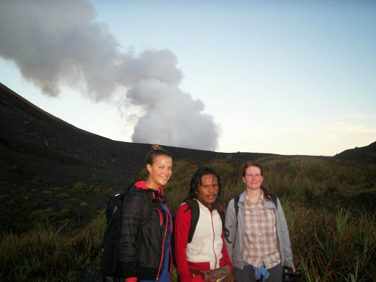 sulawesi volcanoes guide and birds guide