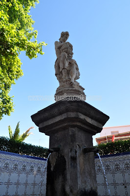 Fuente de la Plaza de Almendral