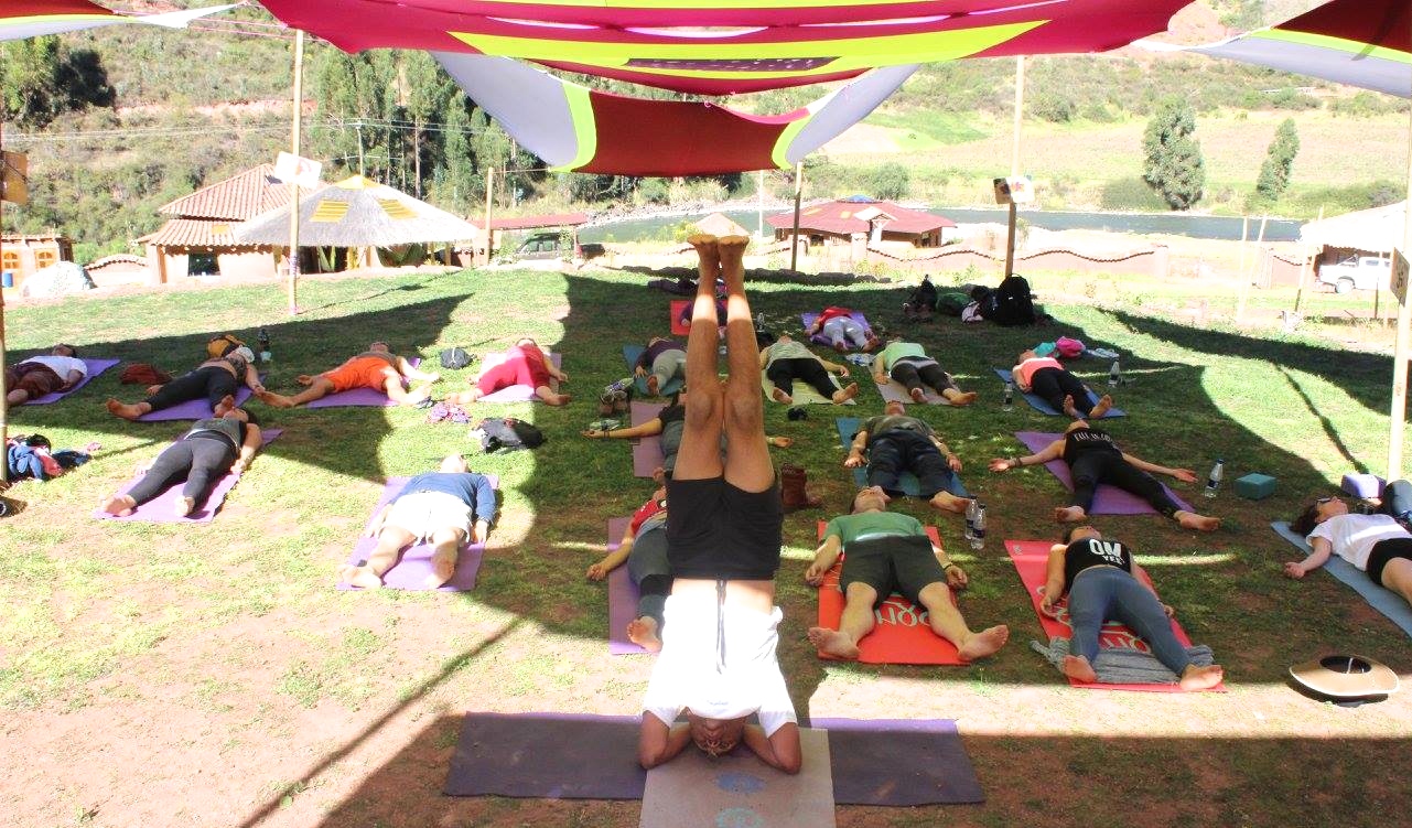 Vive el Yoga en el Valle del Cusco