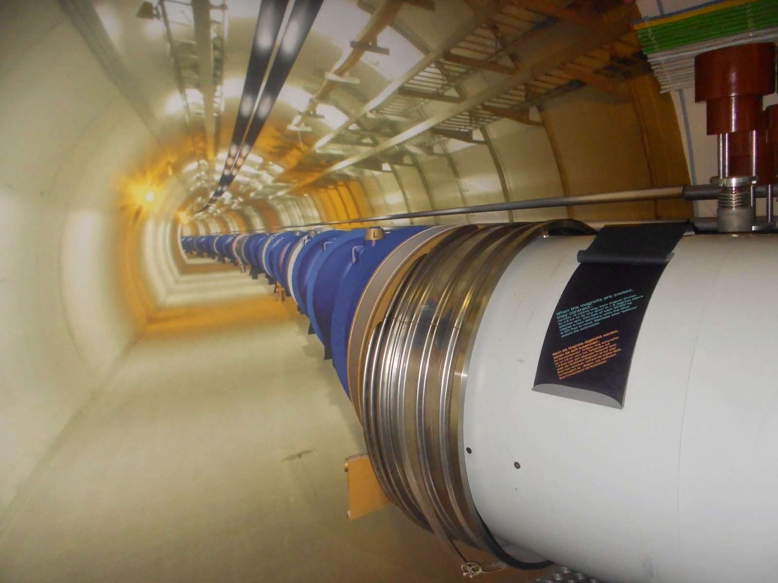 Ο μεγάλος επιταχυντ'ης... LHC