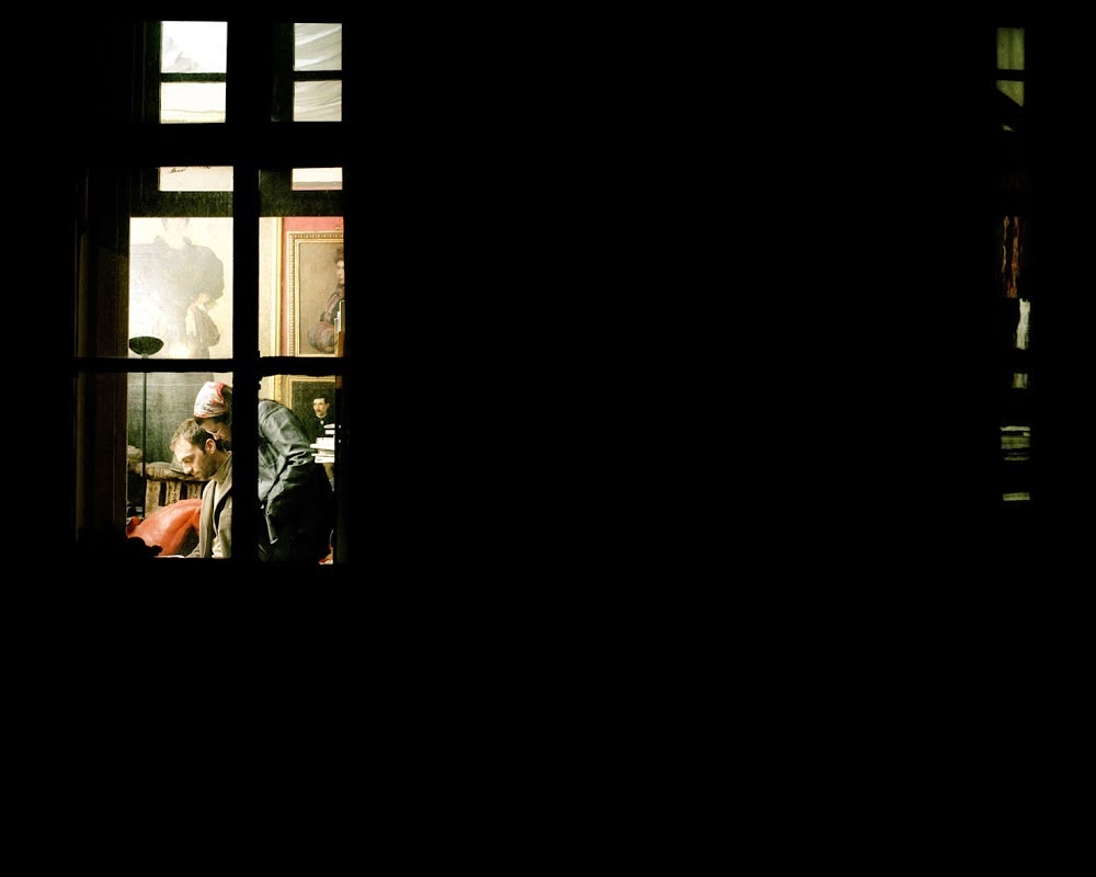 nuncalosabre.Through the Window - Giorgio Barrera