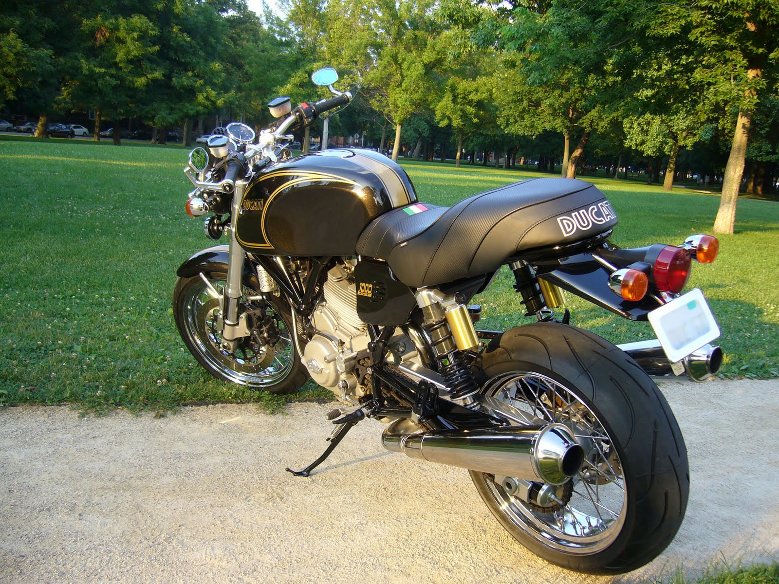 Ducati-Gt-1000-1.jpg