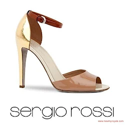 Queen Maxima Style -SERGIO ROSSI Sandals and UTERQUE Bags