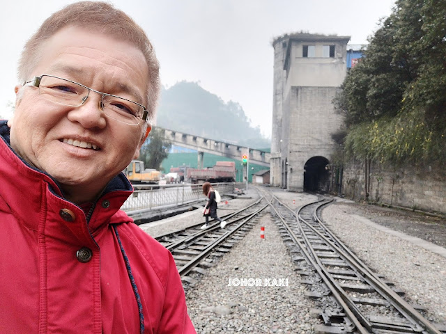 Jiayang Steam Train - Last Small Gauge Steam Train Service in the World & Bajiaogou 嘉阳小火车. 芭蕉沟 Jiayang Steam Train - Last Small Gauge Steam Train Service in the World & Bajiaogou 嘉阳小火车. 芭蕉沟