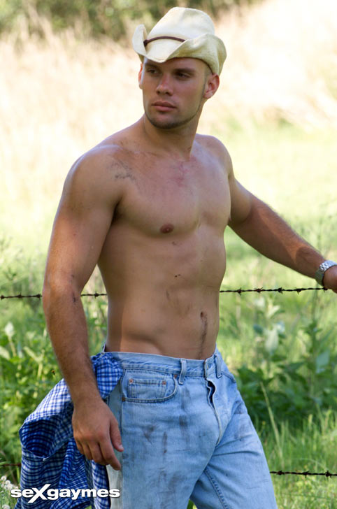 Baquero Peludo Desnudándose Y sobando Su Verga Baquero Peludo Desnudándose Y sobando Su Verga