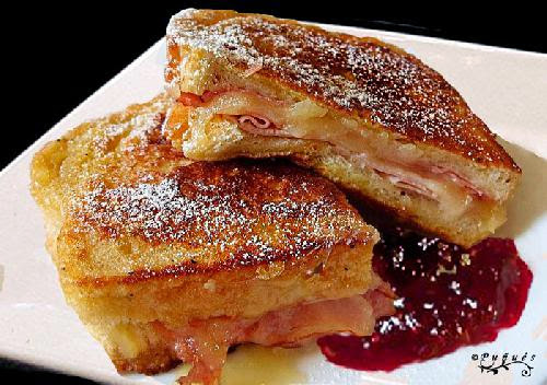 Sándwich Monte Cristo De Pavo Con Arándanos