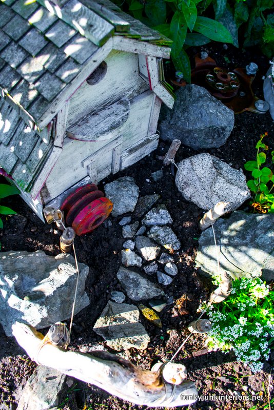 Make this farm-styled fairy garden with a barn birdhouse! -Funky Junk