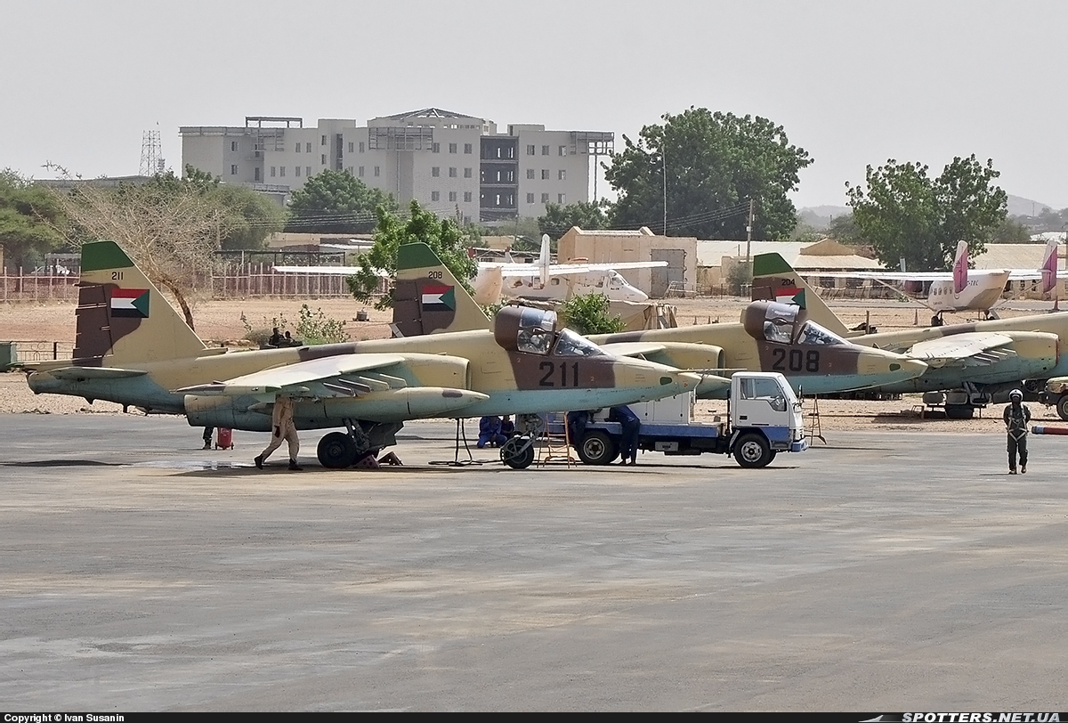 صور القوات الجوية السودانية [ Sudan Air Force ]  - صفحة 8 SU-25B+Frogfoot-A++211++++El+Fasher++++23-7-13