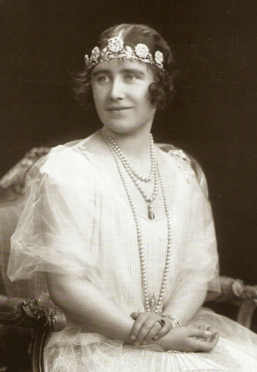 Saturday Sparkler The Strathmore Rose Tiara The Court Jeweller