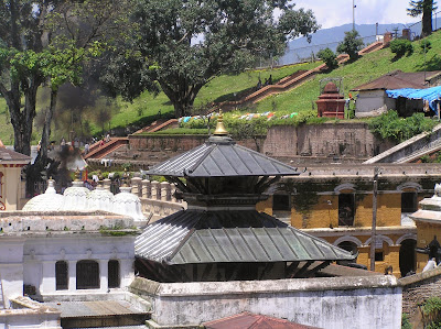 Nepal, Pashupatinath temple in Kathmandu   by E.V.Pita (2006)  http://picturesplanetbyevpita.blogspot.com/2015/05/nepal-pashupatinath-temple-in-kathmandu.html  Templo de Pashupatinath en Katmandú  por E.V.Pita (2006)