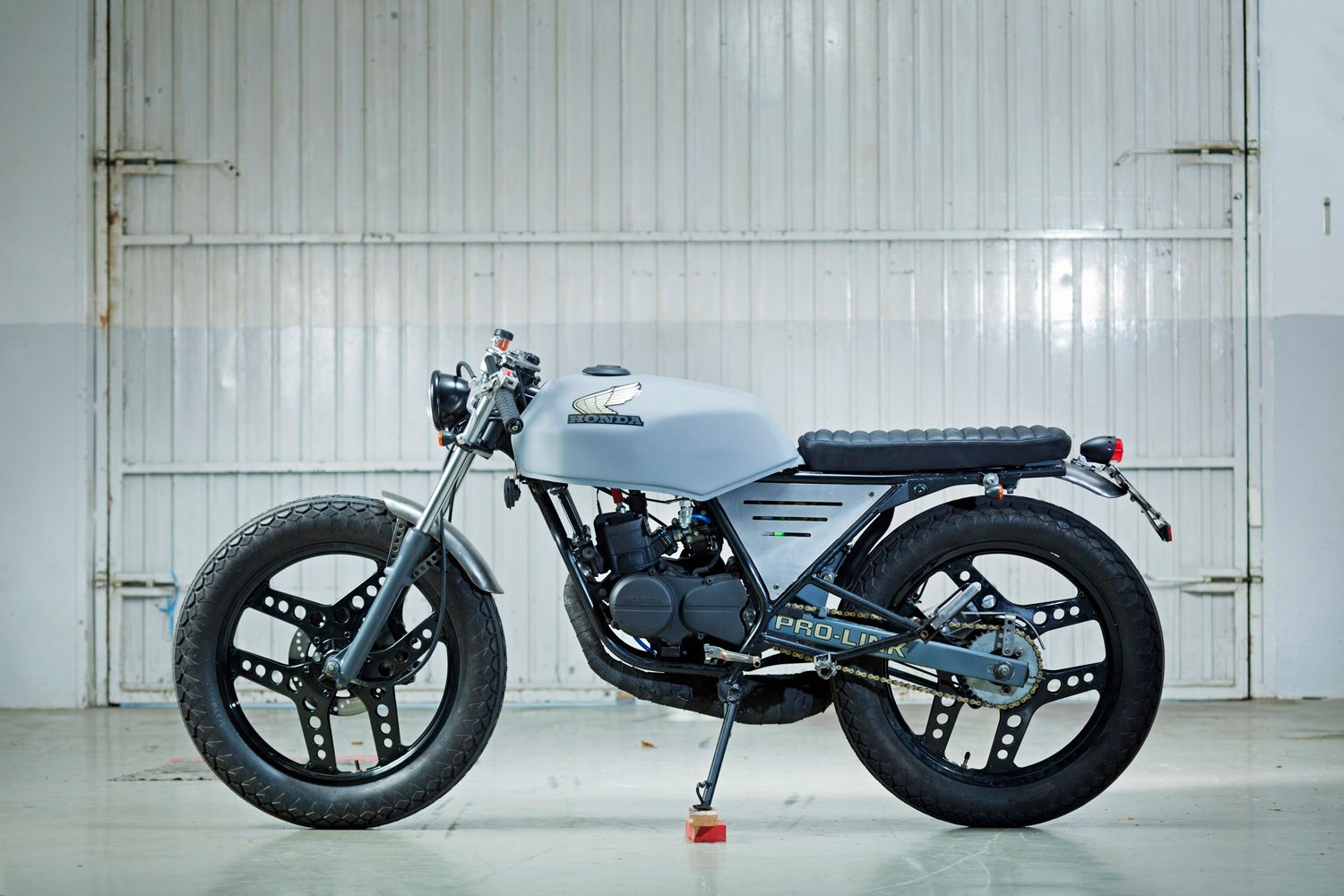 Kickstart Attitude Honda MBX 80 Cafe Racer _ Kiddomotors