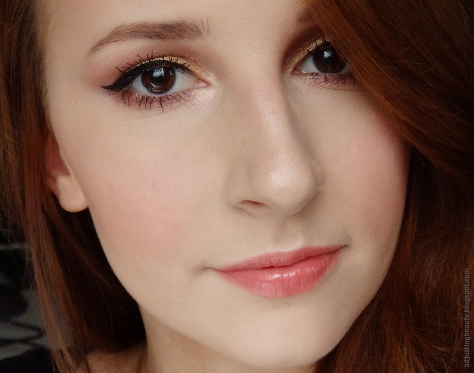 Rose gold makeup Rose Gold Makeup - Adjusting Beauty