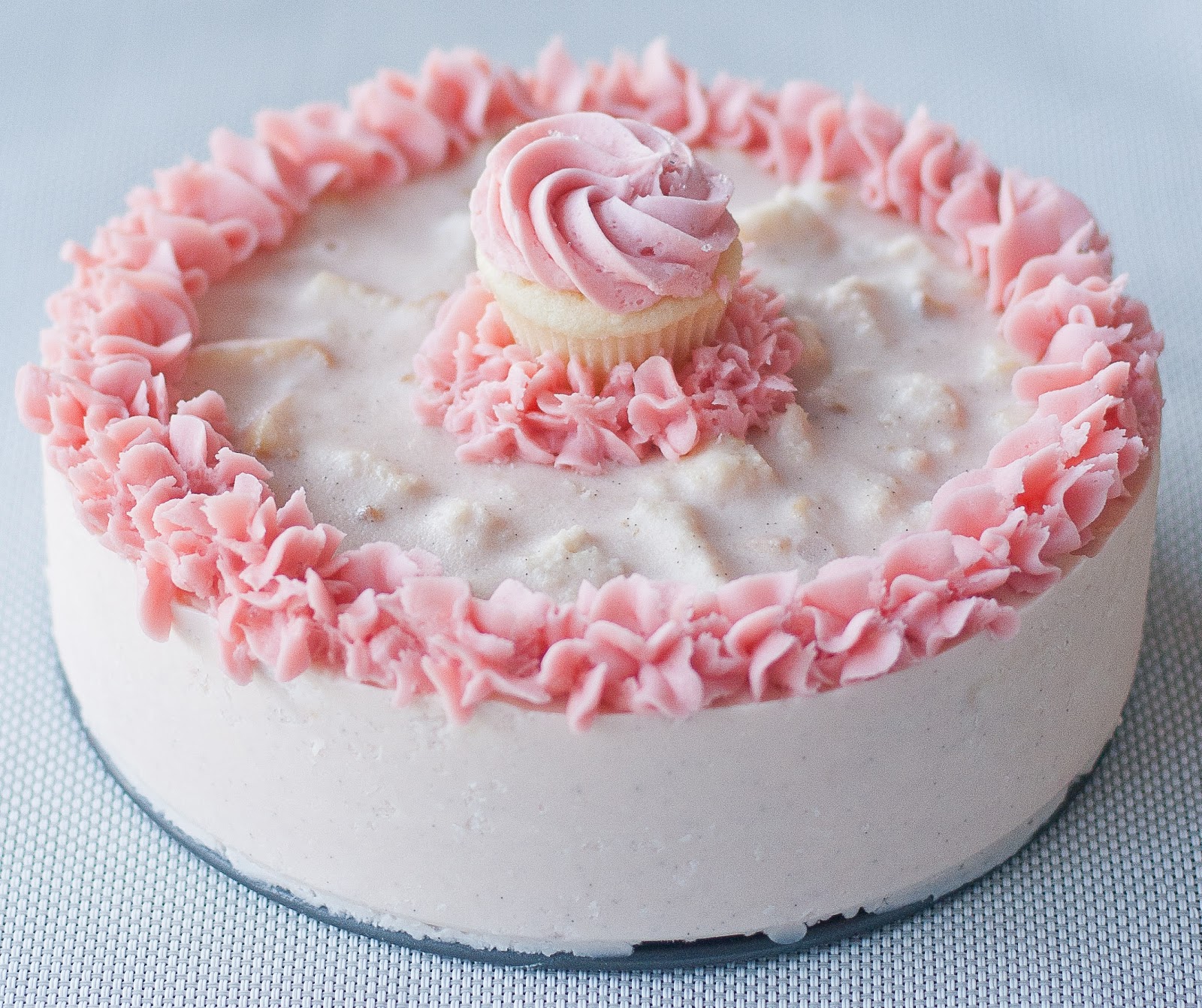 food.music.life. Crave Cupcake &quot;The Princess&quot; Vanilla Ice