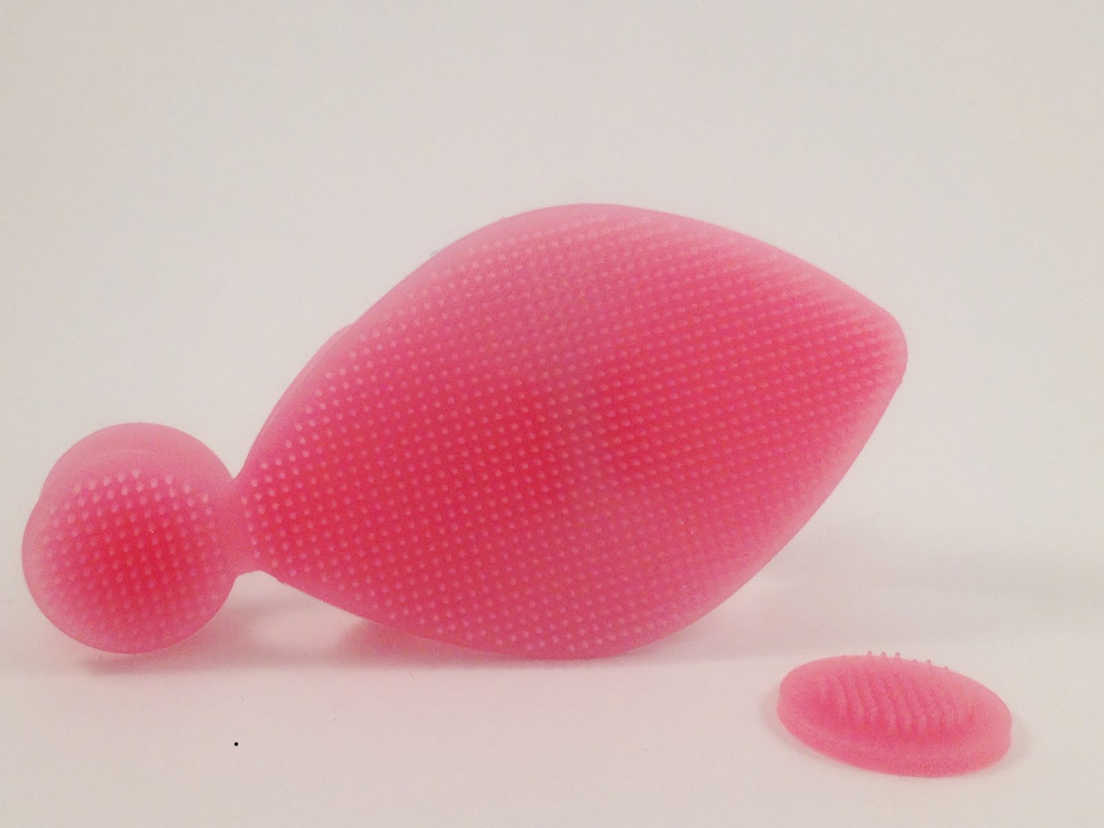 Review Sasatinnie Japanese Accessory Facial Cleansing Brush Blush