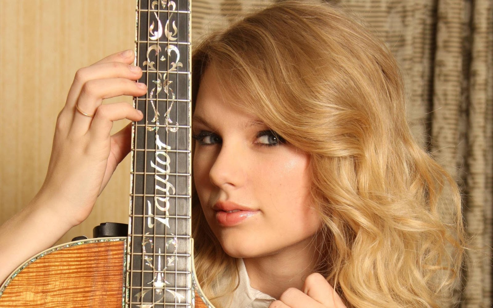 http://1.bp.blogspot.com/-XWgFo_lQXME/UNn-ZsZb8ZI/AAAAAAAABDw/g79IKFK3YgM/s1600/Taylor+Swift+Begin+Again.jpg