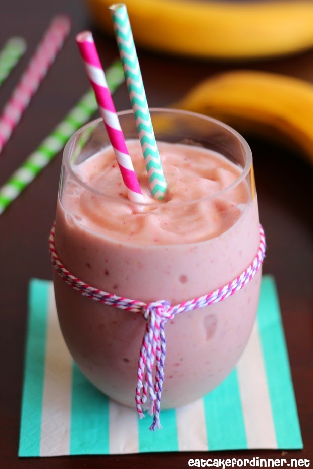 Eat Cake For Dinner Strawberry, Banana and Pineapple Smoothie