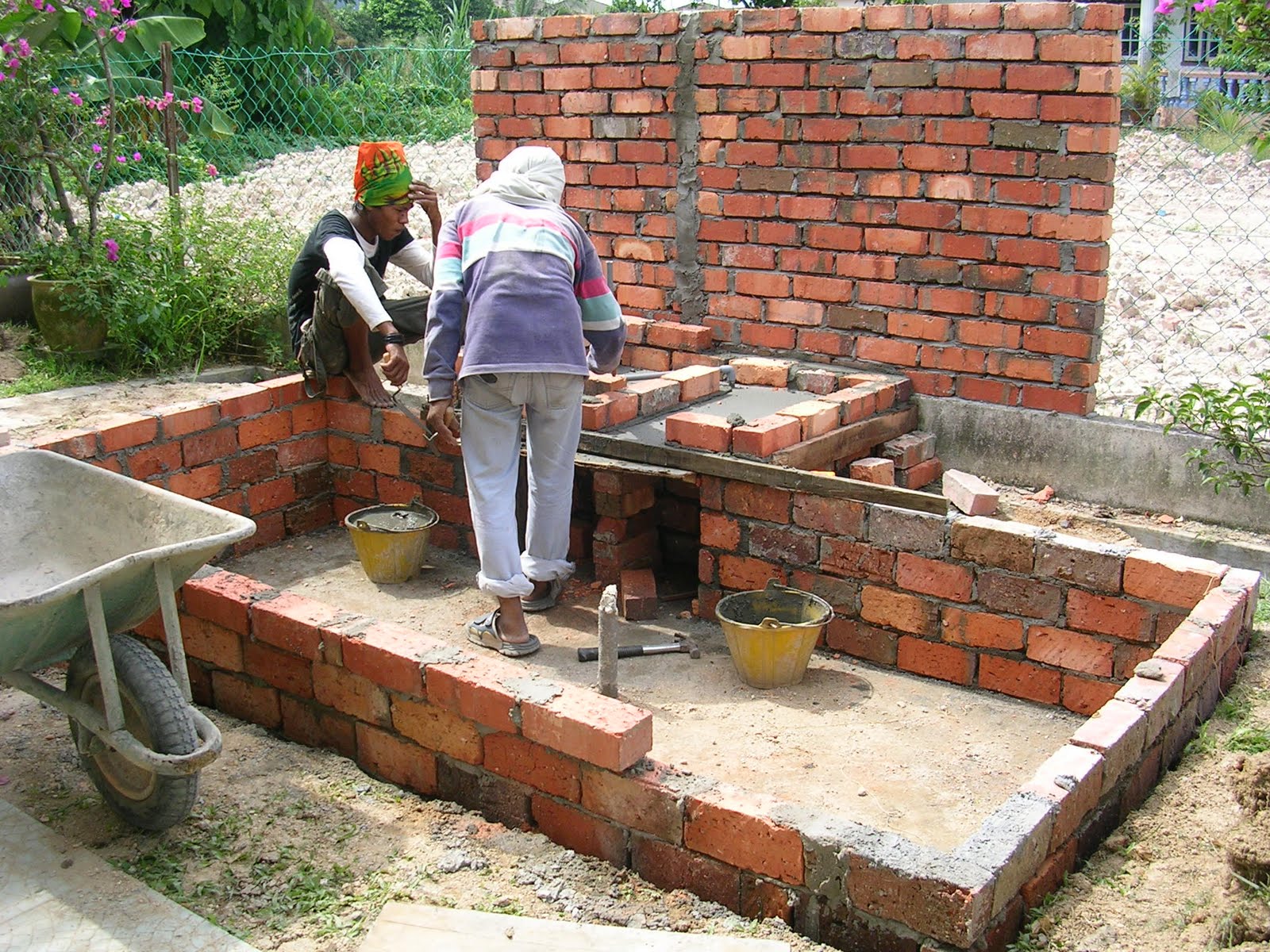 SusurDenai: BINALAH KOLAM IKAN HIASAN DENGAN BELANJA YANG RENDAH