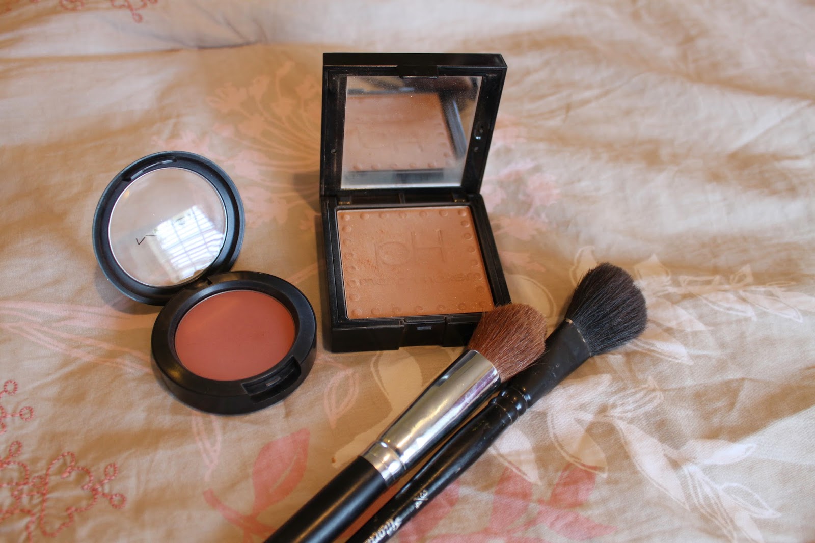 the beauty breakdown thebeautybreakdown morgansbbd natural makeup tutorial for glasses black frames brown frames
